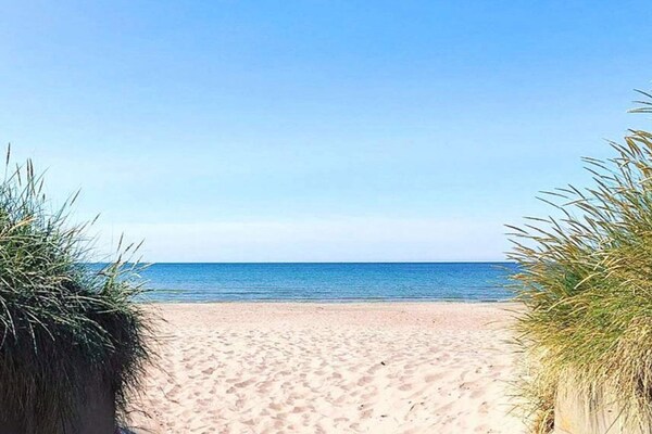 Foto van Zomerhuisje vlakbij het strand - Vakantiehuis in MELLBYSTRAND - View