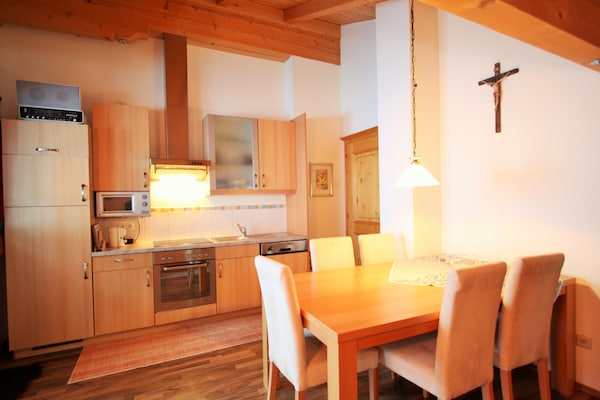 Foto van Landhuis in Eben bij Salzburger Sportwelt - Vakantiehuis in Eben im Pongau - DiningRoom