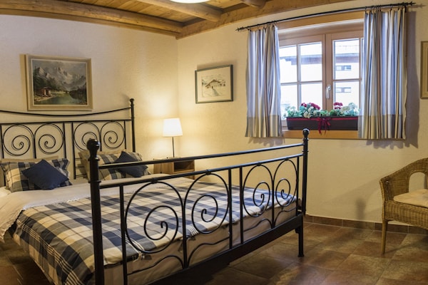 Foto van Hut in Seefeld bij Skiliften & Bergen - Vakantiehuis in Seefeld in Tirol - BedRoom