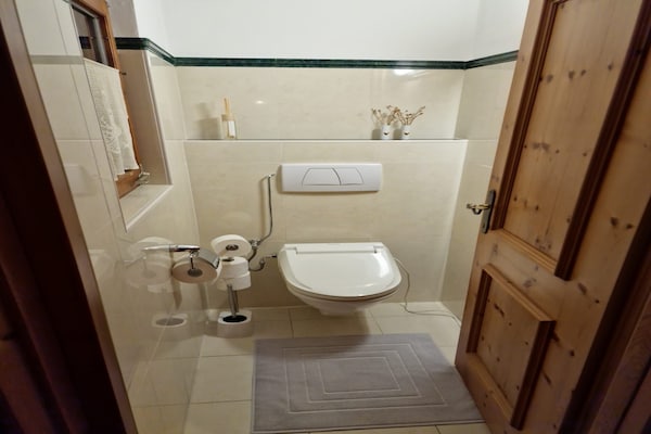 Foto van Prachtig vakantiehuis in Tirol met sauna - Vakantiehuis in Volders - BathRoom
