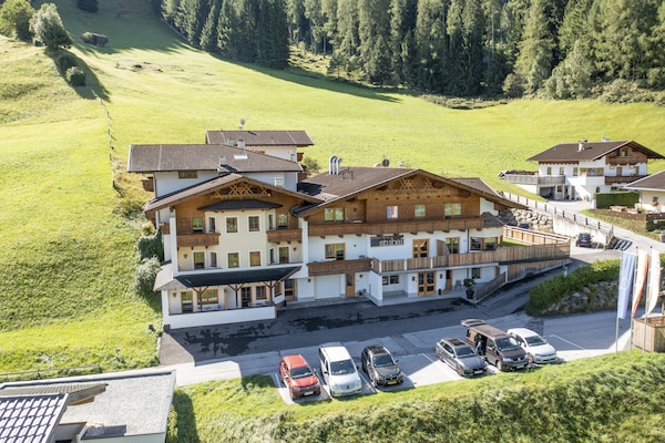 Foto van Appartement Neustift bij Stubai Skilift - Vakantiehuis in Neustift im Stubaital - ExteriorSummer