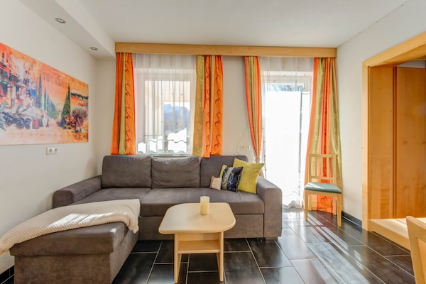 Foto van Knus appartement in Fiss in de bergen - Vakantiehuis in Fiss - LivingRoom