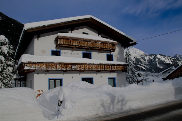 Foto van Appartement in Bichlbach bij Skipistes - Vakantiehuis in Bichlbach - ExteriorWinter