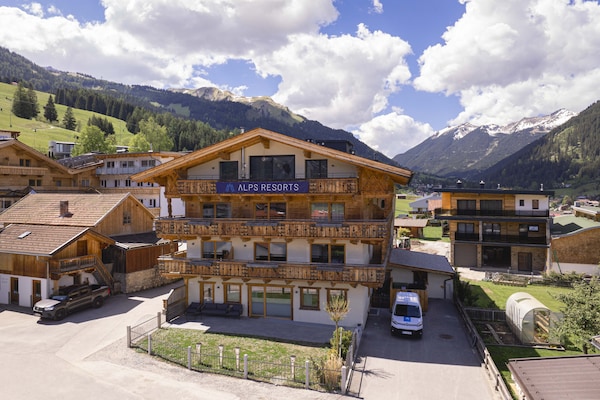 Foto van Aantrekkelijk appartement vlakbij skigebied - Vakantiehuis in Lermoos - ExteriorSummer