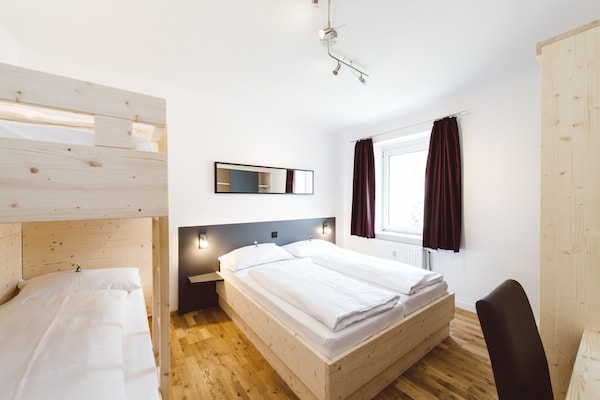 Foto van Gezellig appartement met balkon (zonder borg) - Vakantiehuis in Eisenerz - BedRoom