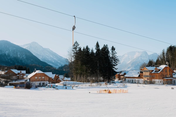 Foto van Appartement Ausseerland bij Skigebied - Vakantiehuis in Grundlsee - ExteriorWinter