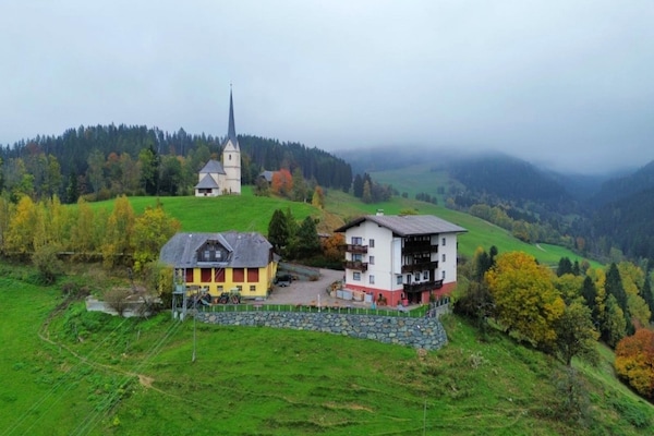 Foto van Wandel- en wellnessvakantie - Vakantiehuis in Eberstein - ExteriorSummer