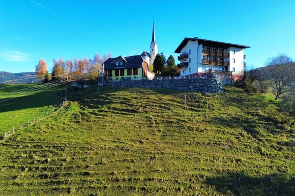Foto van Wandel- en wellnessvakantie - Vakantiehuis in Eberstein - ExteriorSummer
