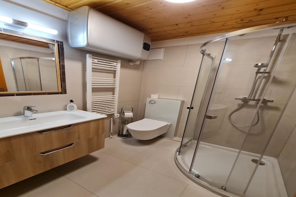 Foto van Gezellig appartement met uitzicht op de bergen - Vakantiehuis in Bad Kleinkirchheim - BathRoom