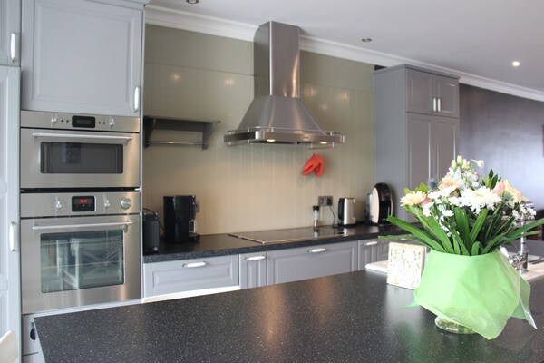 Foto van Bloesemhuis met tuin in Haspengouw - Vakantiehuis in Heers - Kitchen
