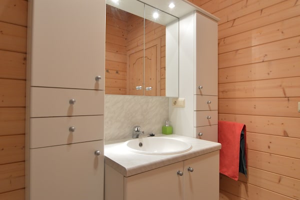 Foto van Vreedzame chalet-retraite - Vakantiehuis in Nijlen - BathRoom