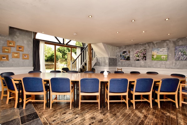 Foto van Lierneux Hillside Home - Vakantiehuis in Lierneux - DiningRoom