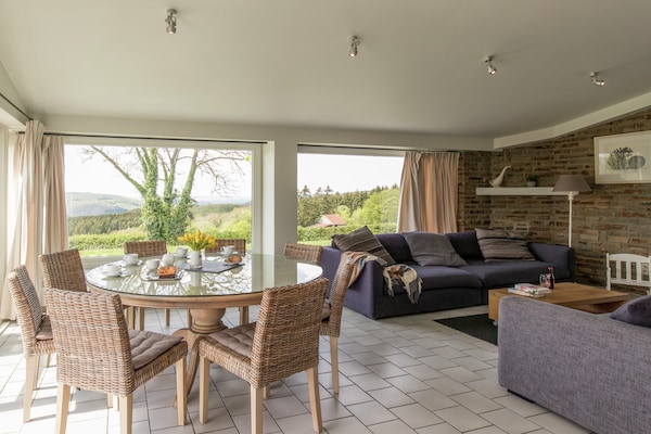 Foto van Retreat met uitzicht op het bos van Rendeux - Vakantiehuis in Rendeux-Beffe - DiningRoom