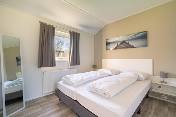 Foto van Lakeside Woodland Chalet voor 4 personen - Vakantiehuis in Mol - BedRoom
