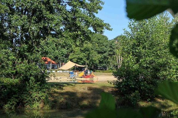 Foto van Modern hondvriendelijk Antwerp Chalet voor 4p - Vakantiehuis in Mol - GardenSummer