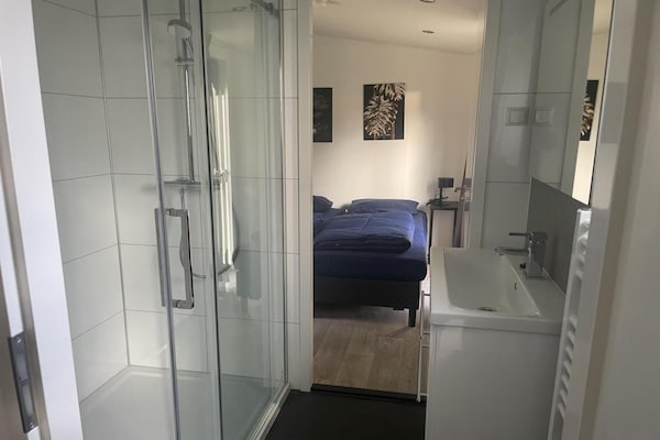 Foto van Chalet aan het water in de Antwerpse Kempen - Vakantiehuis in Mol - BathRoom
