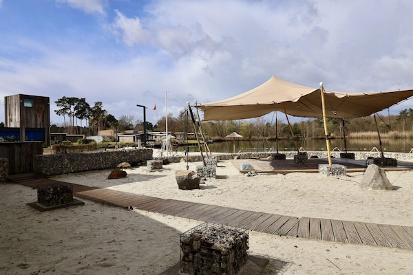 Foto van Chalet aan het water in de Antwerpse Kempen - Vakantiehuis in Mol - ParkFacilities