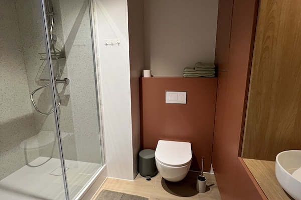 Foto van Modern appartement in Bree met parkeerplaats - Vakantiehuis in Bree - BathRoom