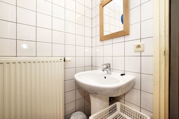 Foto van Mooi appartement in monumentale carré-boerderij tussen Luik en Maastricht - BathRoom