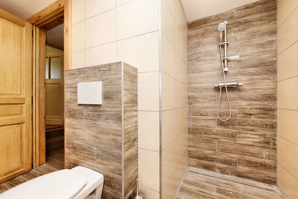 Foto van Modern vakantiehuis in Meyerode met terras - Vakantiehuis in Meyerode - BathRoom