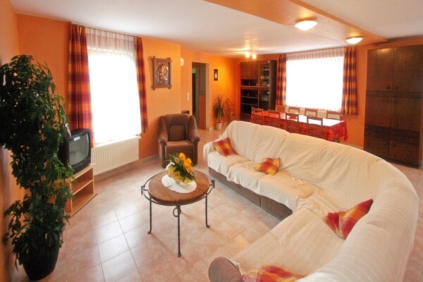 Foto van Ruim verblijf met terras - Vakantiehuis in Waimes - LivingRoom