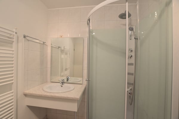 Foto van Vakantiehuis in Robertville bij Meer & Sauna - Vakantiehuis in Robertville - BathRoom