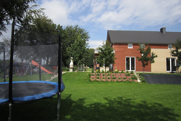 Foto van Vakantiehuis in Robertville bij Meer & Sauna - Vakantiehuis in Robertville - GardenSummer