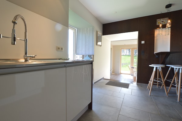Foto van Chique toevluchtsoord nabij meer en veenmoerassen - Vakantiehuis in Waimes - Kitchen