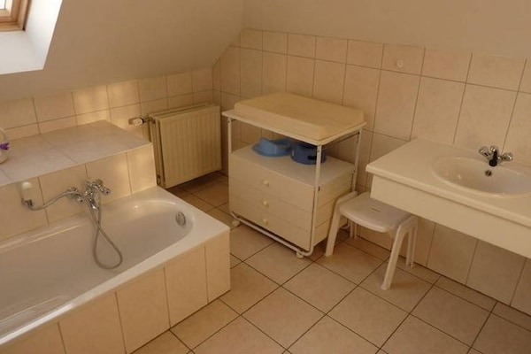Foto van Ruim Baugnez Cottage - Vakantiehuis in Malmedy-Baugnez - BathRoom
