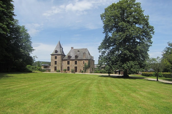 Foto van Luxe Kasteel, Basse-Bodeux - Vakantiehuis in Trois Ponts - ExteriorSummer
