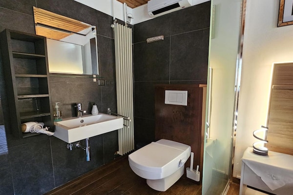 Foto van Boerderij in België met groene tuin - Vakantiehuis in Hastière-Lavaux - BathRoom