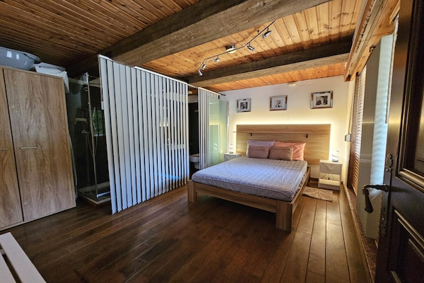 Foto van Boerderij in België met groene tuin - Vakantiehuis in Hastière-Lavaux - BedRoom