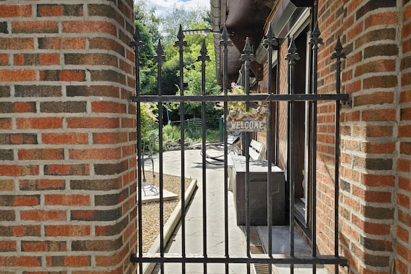 Foto van Boerderij in België met groene tuin - Vakantiehuis in Hastière-Lavaux - HallReception