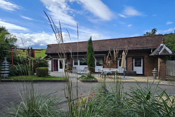 Foto van Boerderij in België met groene tuin - Vakantiehuis in Hastière-Lavaux - ExteriorSummer