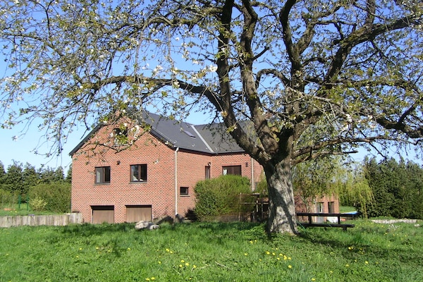 Foto van Modern verblijf met hottub - Vakantiehuis in Felenne - ExteriorSummer