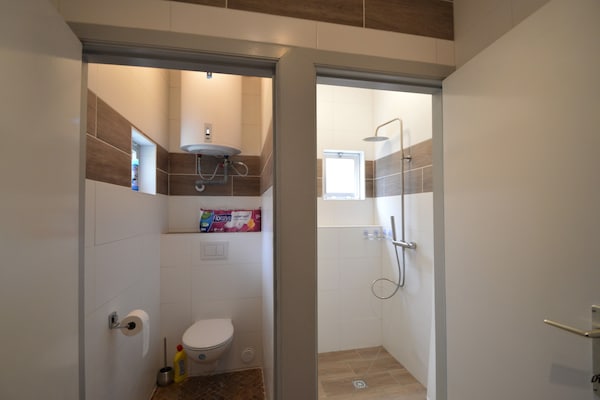 Foto van Natuurretraite aan de meren - Vakantiehuis in Rosée - BathRoom