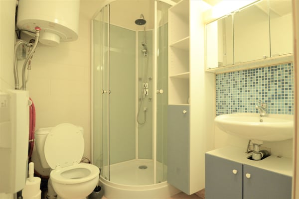 Foto van Gezellig chalet met barbecue - Vakantiehuis in Oignies-en-Thiérache - BathRoom