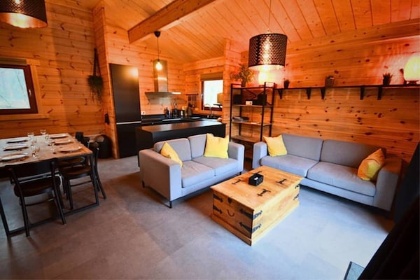 Foto van Ardens Chalet met Balkon, Sauna - Vakantiehuis in Oignies-en-Thierache - LivingRoom