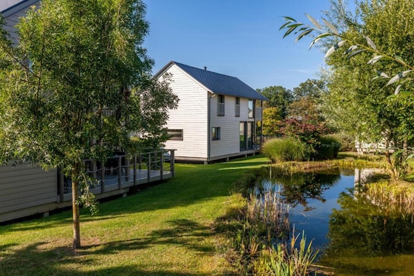 Foto van Serene luxe verblijf aan het meer - Vakantiehuis in Boussu-lez-Walcourt - GardenSummer