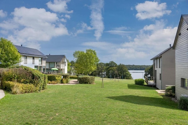 Foto van Serene luxe verblijf aan het meer - Vakantiehuis in Boussu-lez-Walcourt - AreaSummer1KM