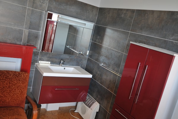 Foto van Vakantiehuis in Bastogne met Sauna & Bubbelbad - Vakantiehuis in Bastogne - BathRoom