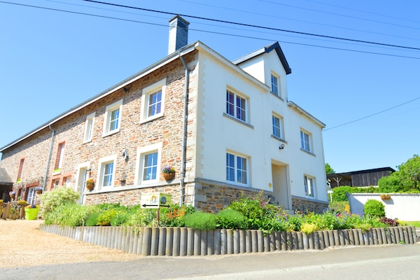 Foto van Gezinswoning in Sainte-Ode - Vakantiehuis in Sainte ode - ExteriorSummer