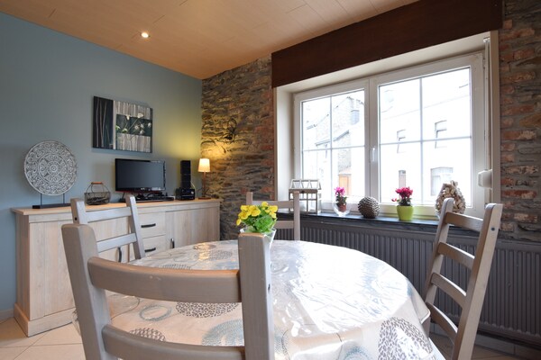 Foto van Gezinswoning in Sainte-Ode - Vakantiehuis in Sainte ode - DiningRoom