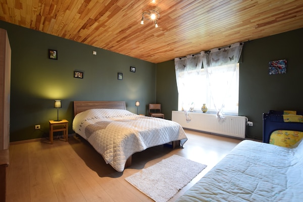 Foto van Gezinswoning in Sainte-Ode - Vakantiehuis in Sainte ode - BedRoom
