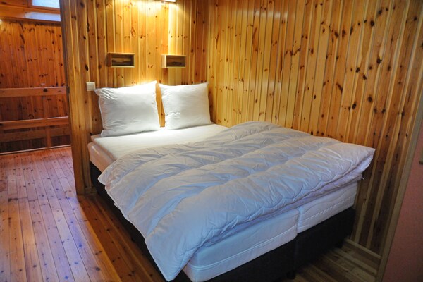 Foto van Vakantiehuis in Vielsalm met Uitzicht op Meer - Vakantiehuis in Vielsalm - BedRoom