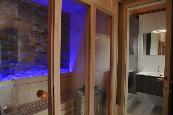 Foto van Huisje aan het meer in Vielsalm met sauna - Vakantiehuis in Vielsalm - BathRoom
