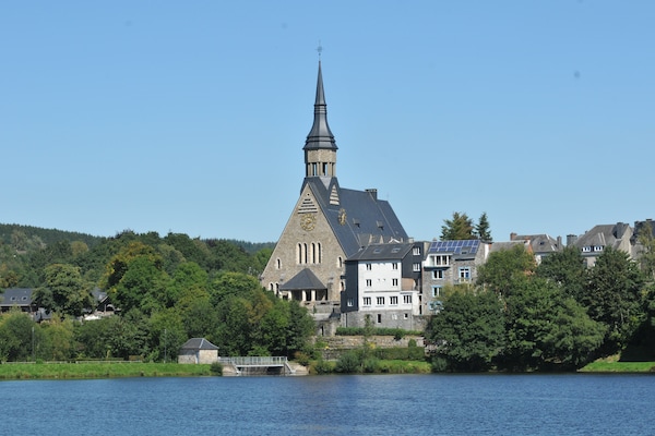 Foto van Huisje aan het meer in Vielsalm met sauna - Vakantiehuis in Vielsalm - AreaSummer1KM