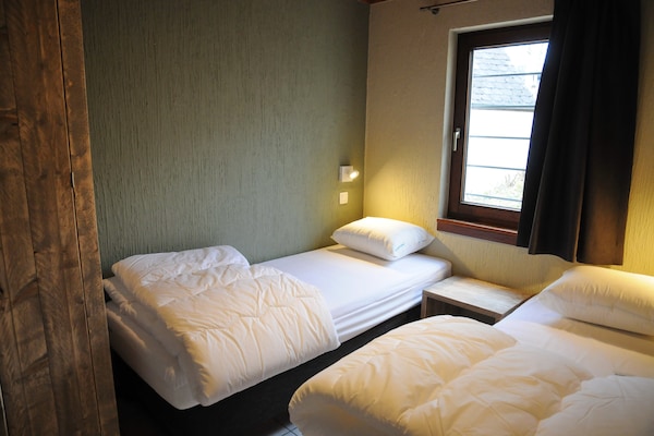 Foto van Huisje aan het meer in Vielsalm met sauna - Vakantiehuis in Vielsalm - BedRoom