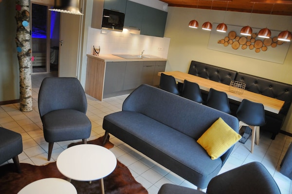 Foto van Huisje aan het meer in Vielsalm met sauna - Vakantiehuis in Vielsalm - LivingRoom