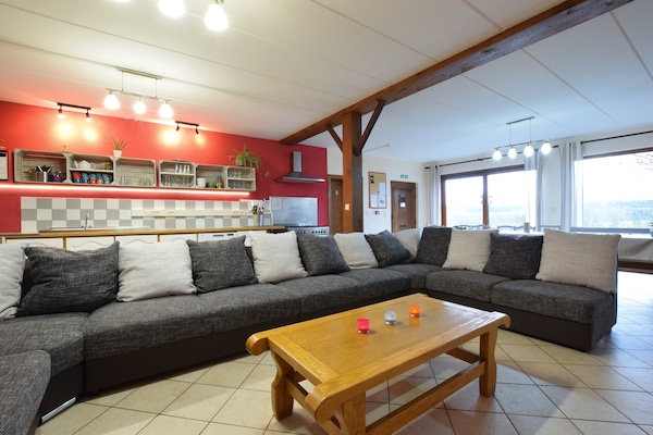 Foto van Een goed ingerichte en comfortabele gîte - Vakantiehuis in Roy - LivingRoom